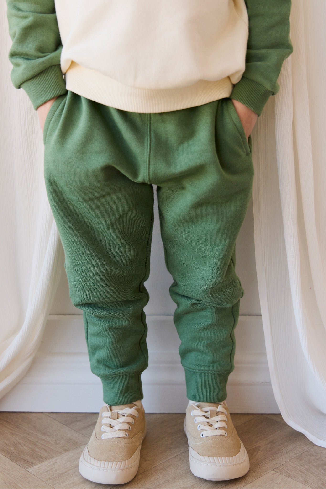 Pantalon de survêtement sportif Pois Neige en coton biologique uni avec taille élastique pour bébés garçons 6M