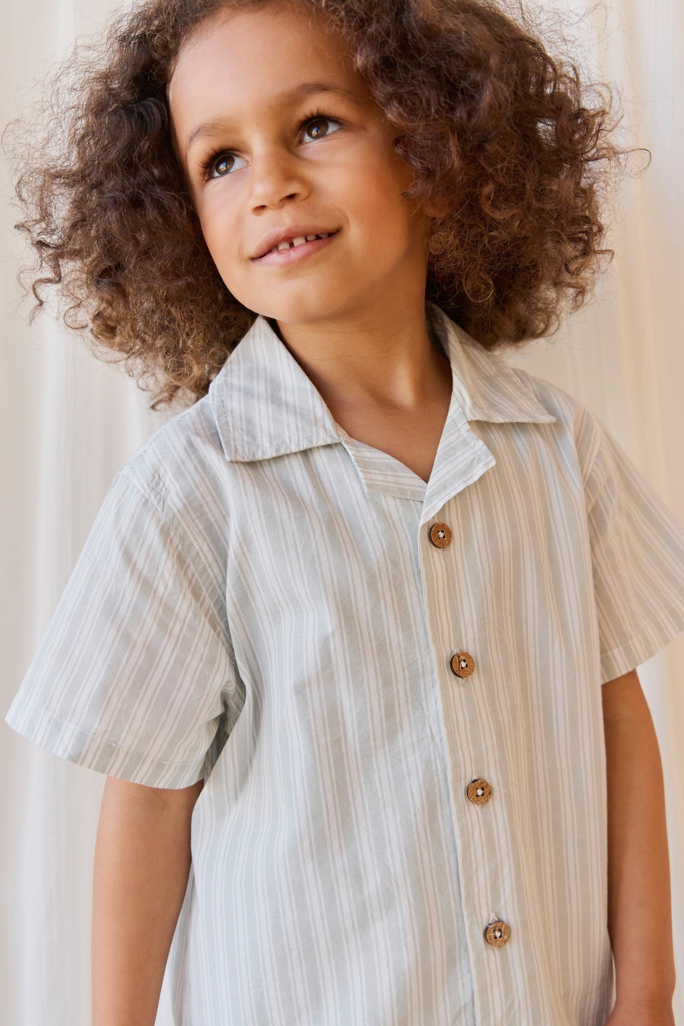 Chemise en coton biologique à rayures variées Coastal Shoreline avec boutonnage pour bébés et enfants garçons de 6 mois à 5 ans