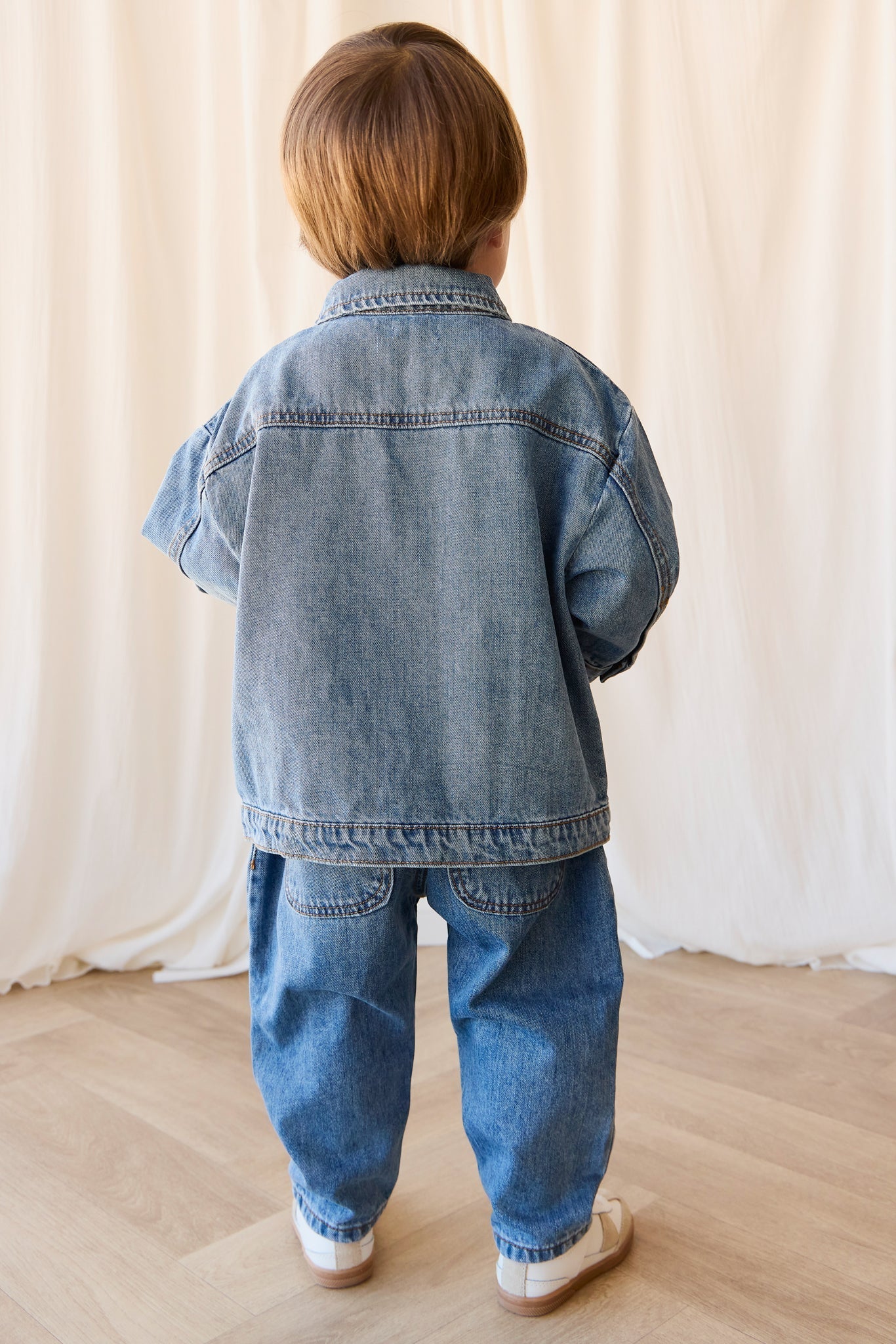 Pantalon en denim de coton uni, coupe décontractée et style vintage, avec taille élastique pour garçons de 4 à 5 ans