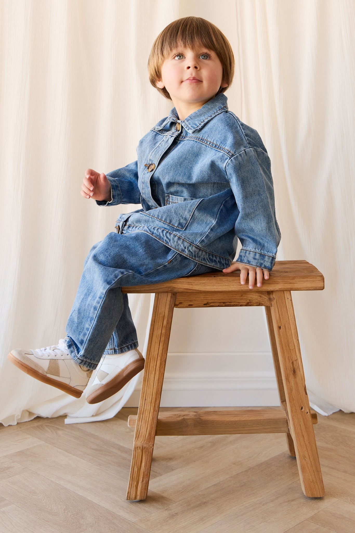 Pantalon en denim de coton uni, coupe décontractée et style vintage, avec taille élastique pour garçons de 4 à 5 ans