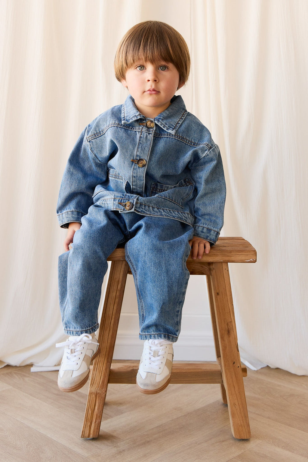 Pantalon en denim de coton uni, coupe décontractée et style vintage, avec taille élastique pour garçons de 4 à 5 ans