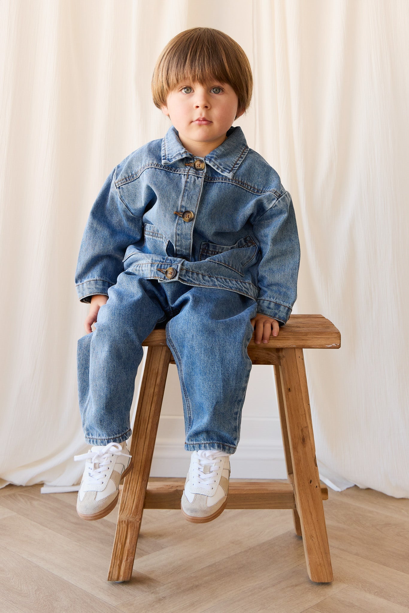 Pantalon en denim de coton uni, coupe décontractée et style vintage, avec taille élastique pour garçons de 4 à 5 ans