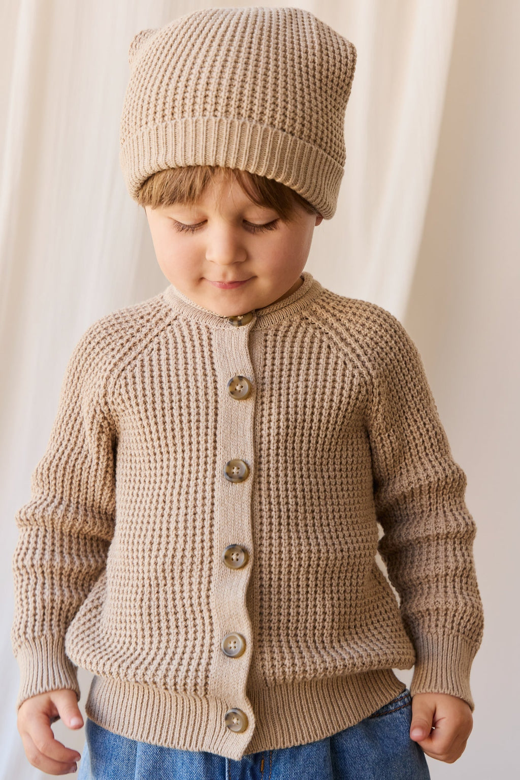 Bonnet en maille de coton doux couleur sable chiné avec revers côtelé pour bébés et enfants garçons et filles de 0 à 2 ans et plus