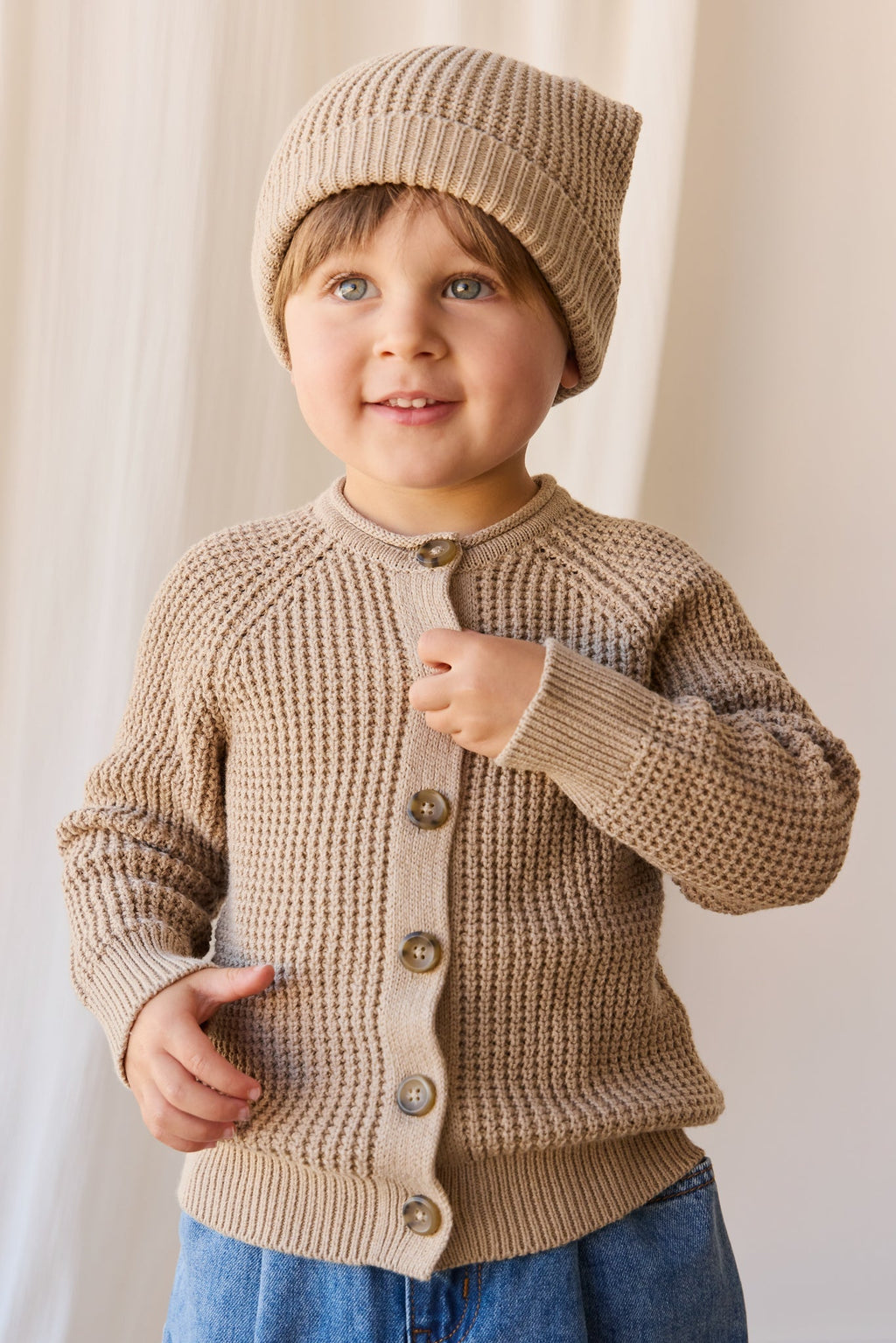 Bonnet en maille de coton doux couleur sable chiné avec revers côtelé pour bébés et enfants garçons et filles de 0 à 2 ans et plus