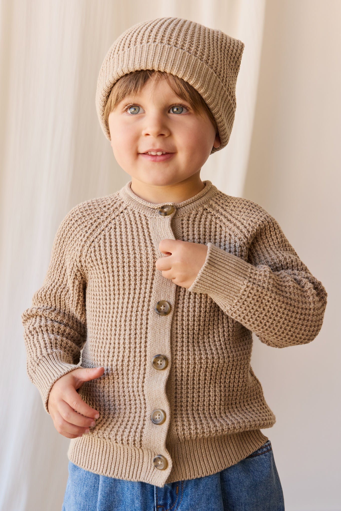 Bonnet en maille de coton doux couleur sable chiné avec revers côtelé pour bébés et enfants garçons et filles de 0 à 2 ans et plus