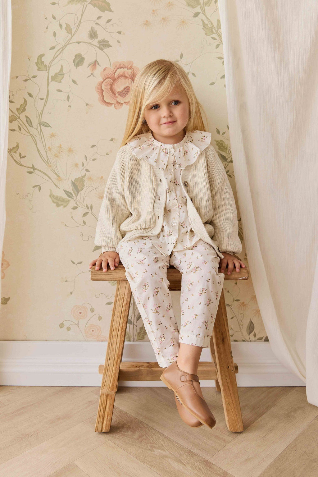 Haut en coton biologique à fleurs antiques avec corsage smocké pour bébés et petites filles de 0 à 4 ans