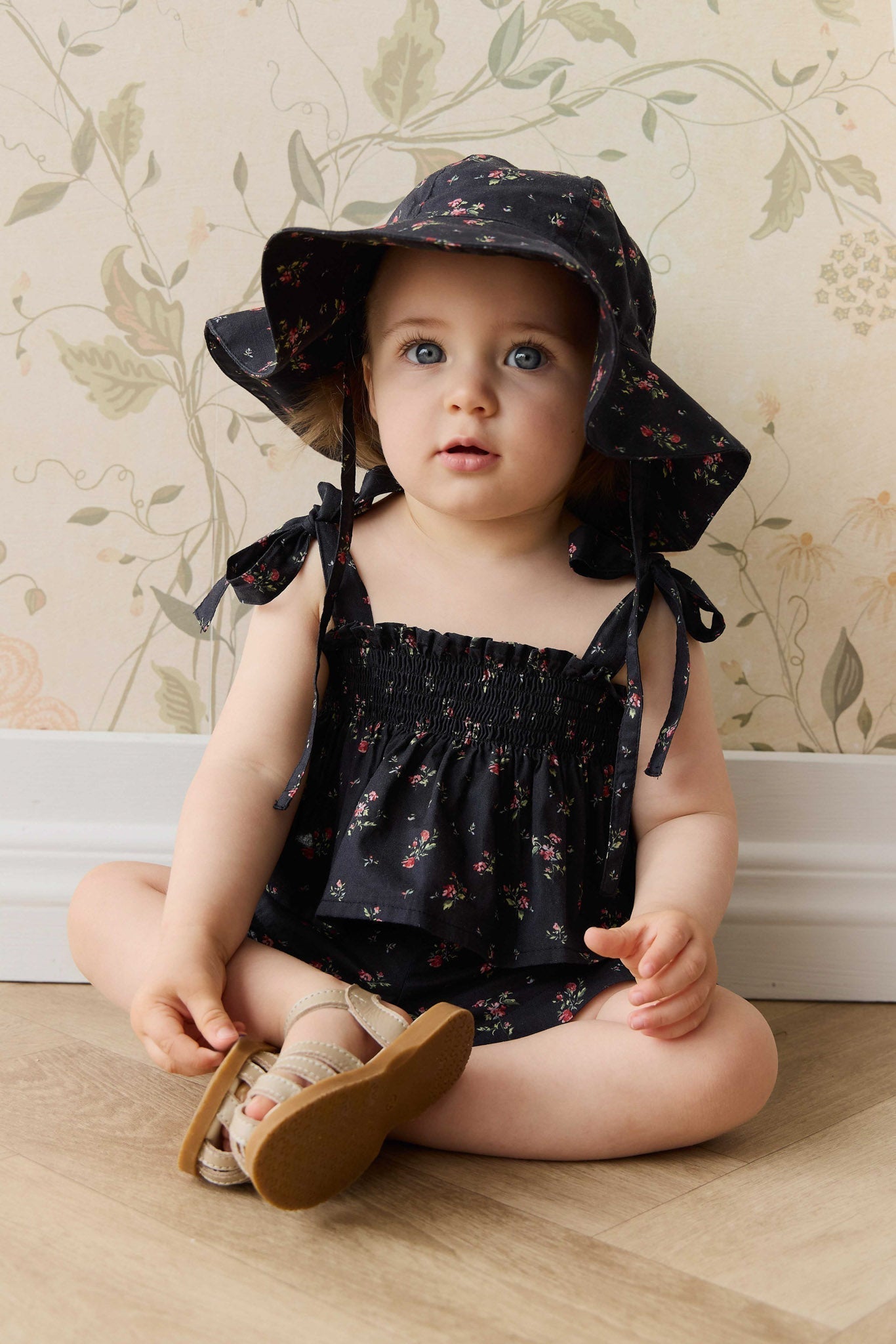 Haut classique noir en coton biologique à fleurs avec volants pour bébés et petites filles de 0 à 6 ans