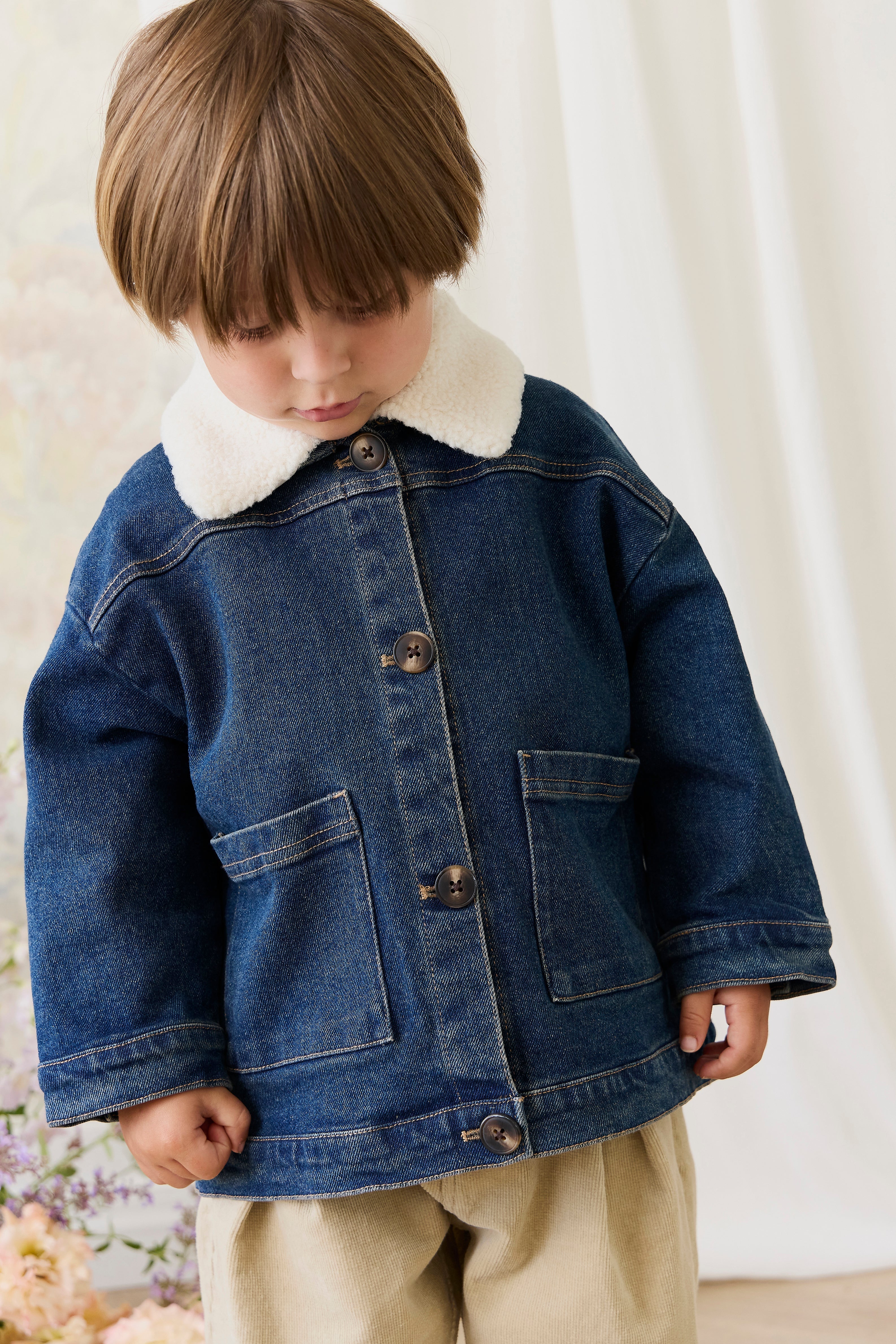 Blouson en jean uni indigo classique avec boutons à l'avant pour bébés et garçons de 6 mois à 8 ans