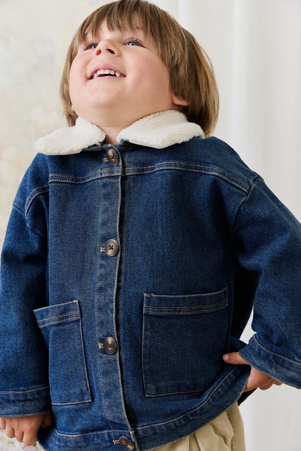 Blouson en jean uni indigo classique avec boutons à l'avant pour bébés et garçons de 6 mois à 8 ans