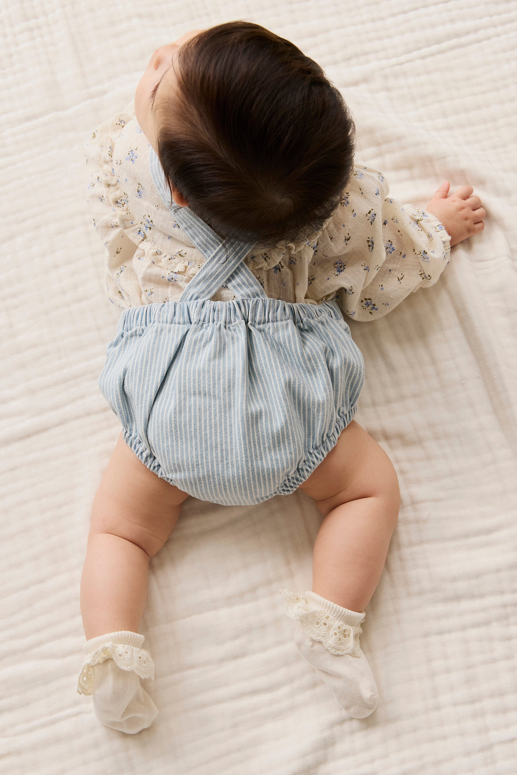 Barboteuse rayée en coton ludique avec boutons-pression pour bébés et tout-petits garçons et filles de 0 à 2 ans