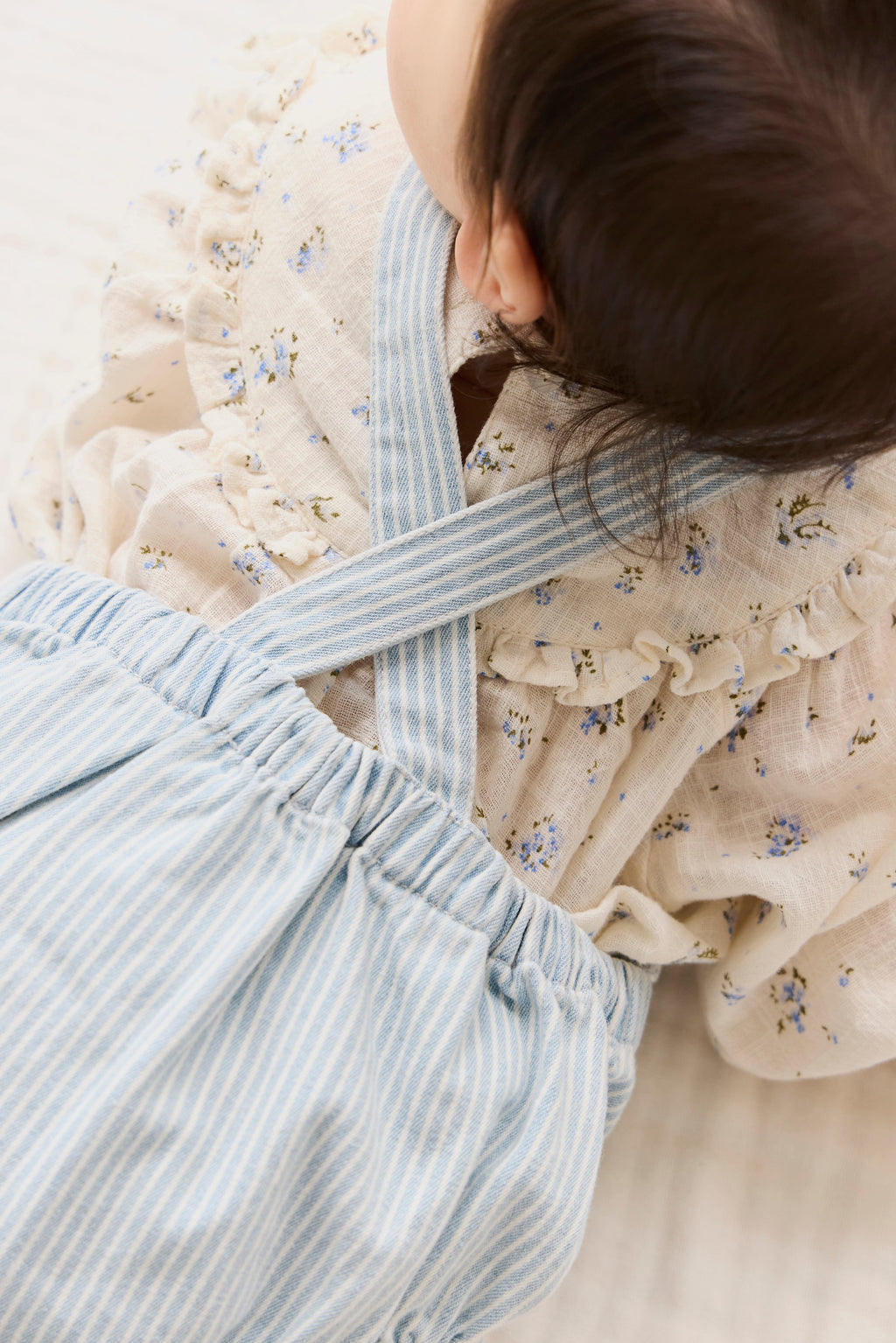 Barboteuse rayée en coton ludique avec boutons-pression pour bébés et tout-petits garçons et filles de 0 à 2 ans