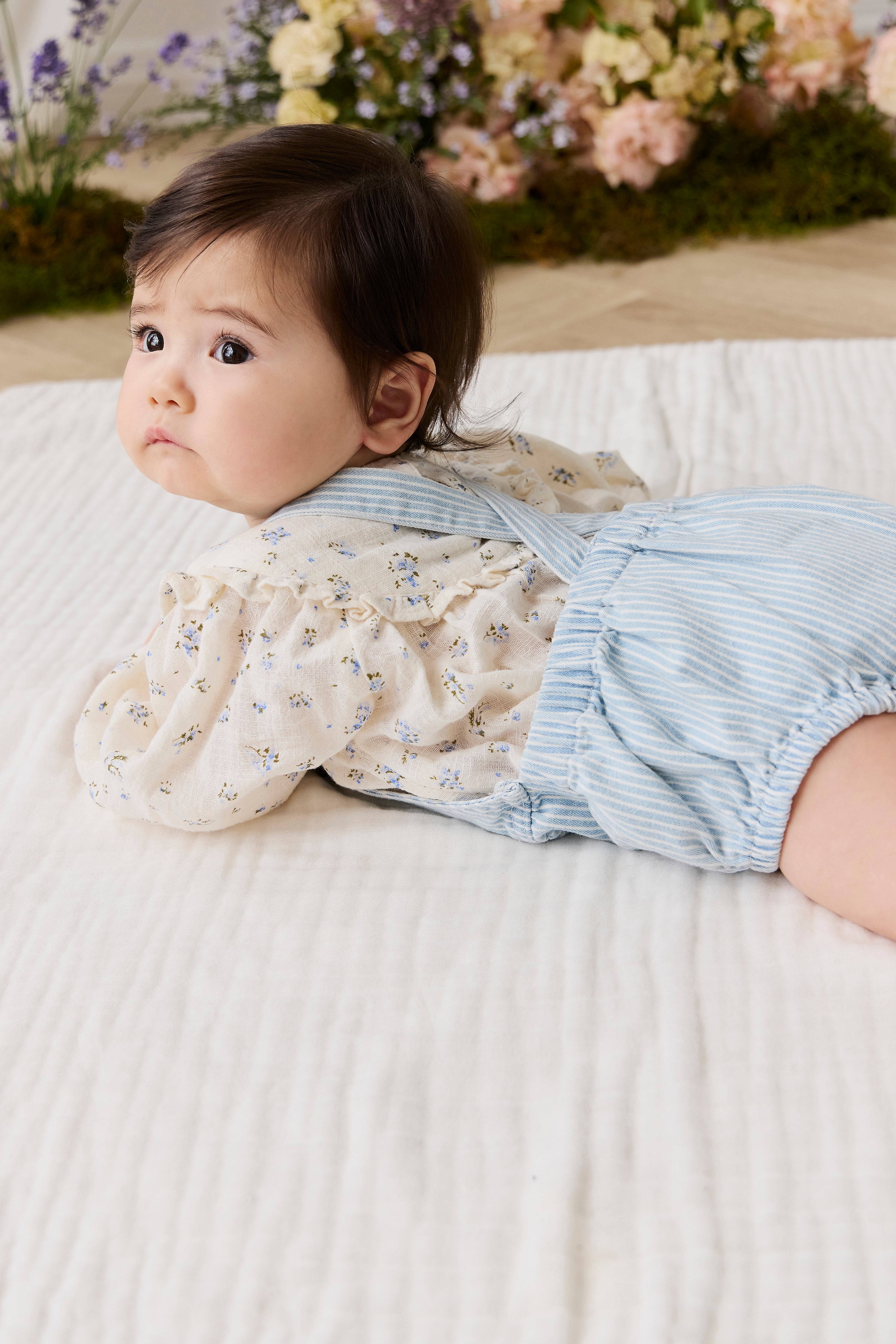 Barboteuse rayée en coton ludique avec boutons-pression pour bébés et tout-petits garçons et filles de 0 à 2 ans
