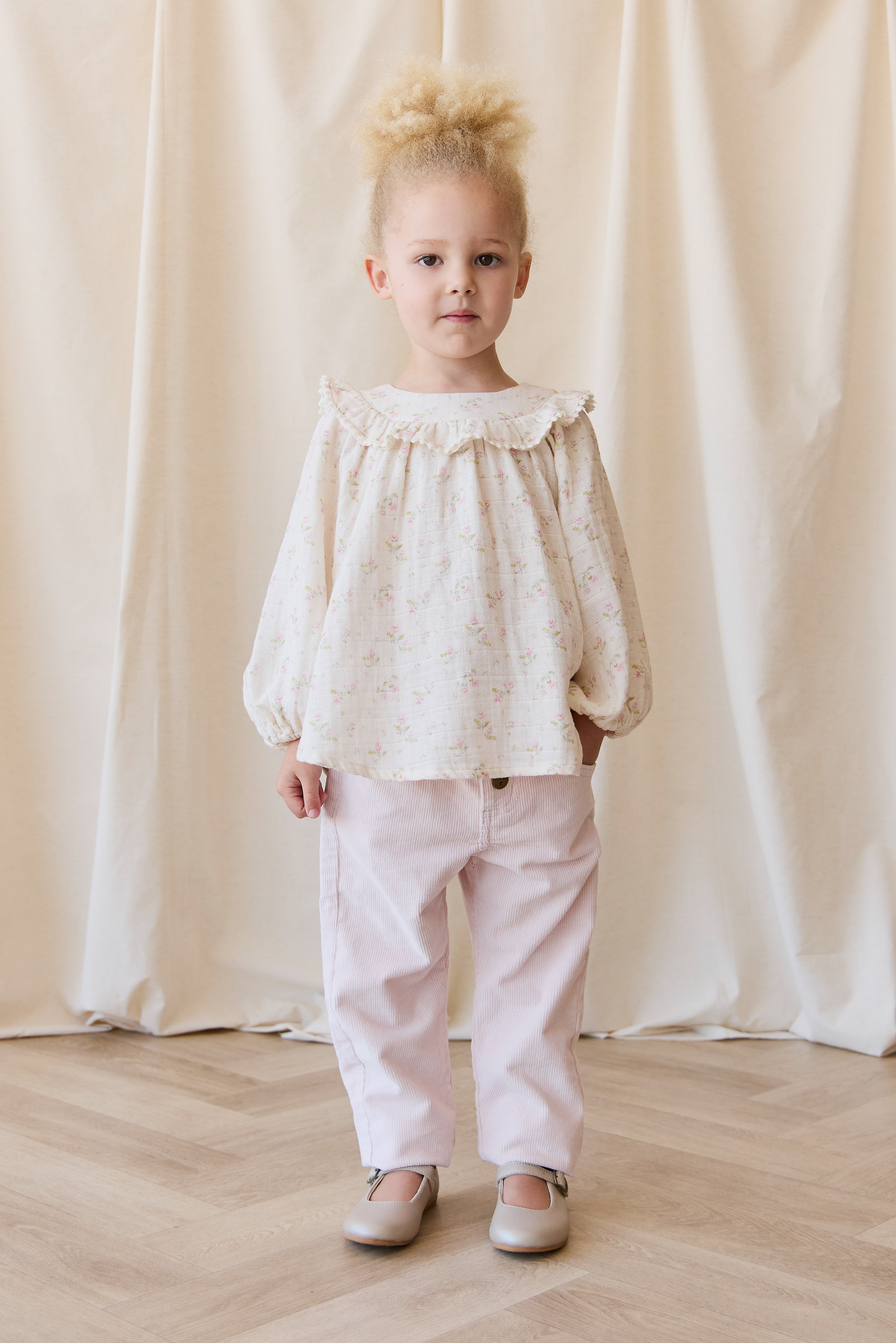 Pantalon en coton uni rose brumeux doux et romantique avec taille élastique pour bébés et petites filles de 6 mois à 5 ans