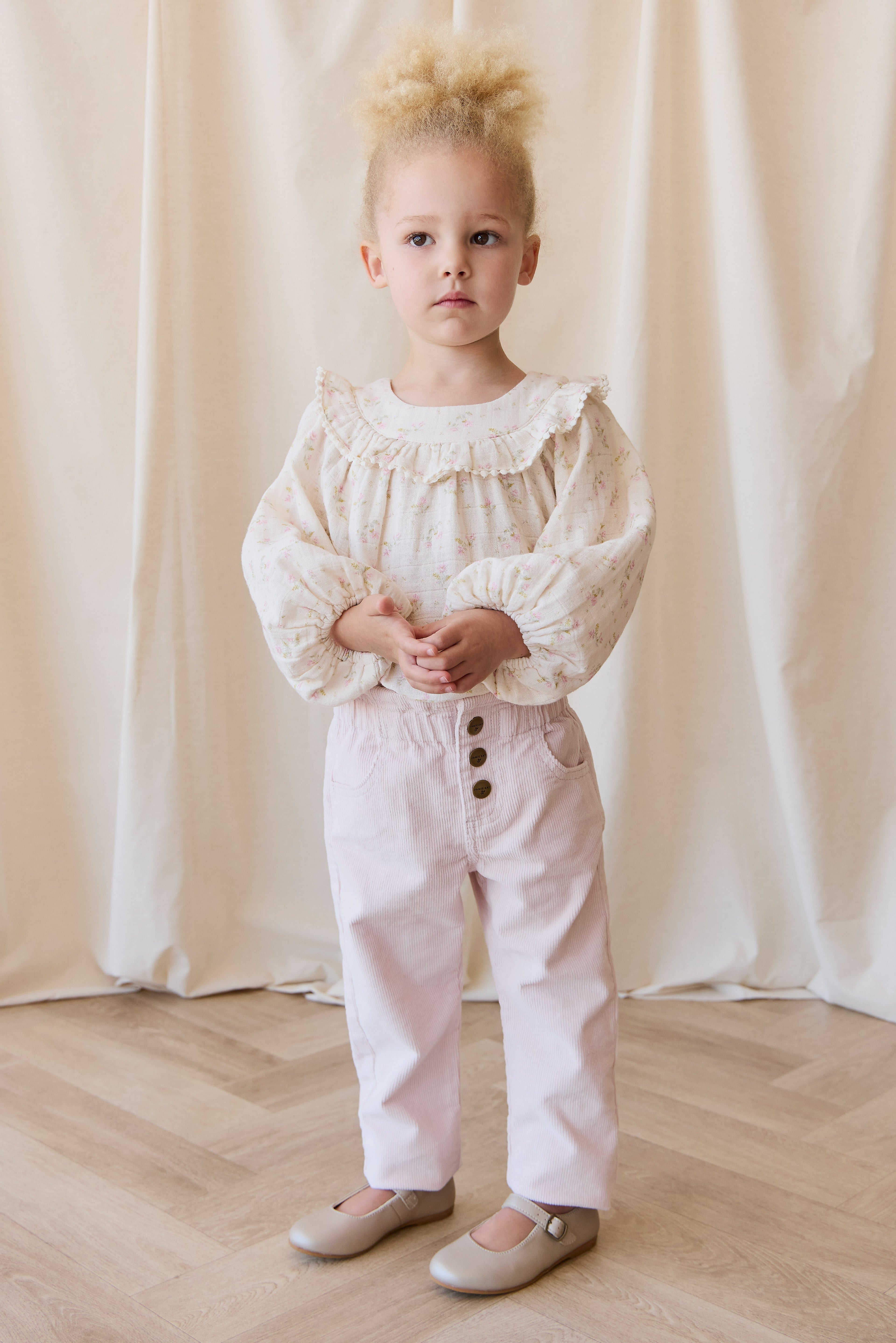 Pantalon en coton uni rose brumeux doux et romantique avec taille élastique pour bébés et petites filles de 6 mois à 5 ans