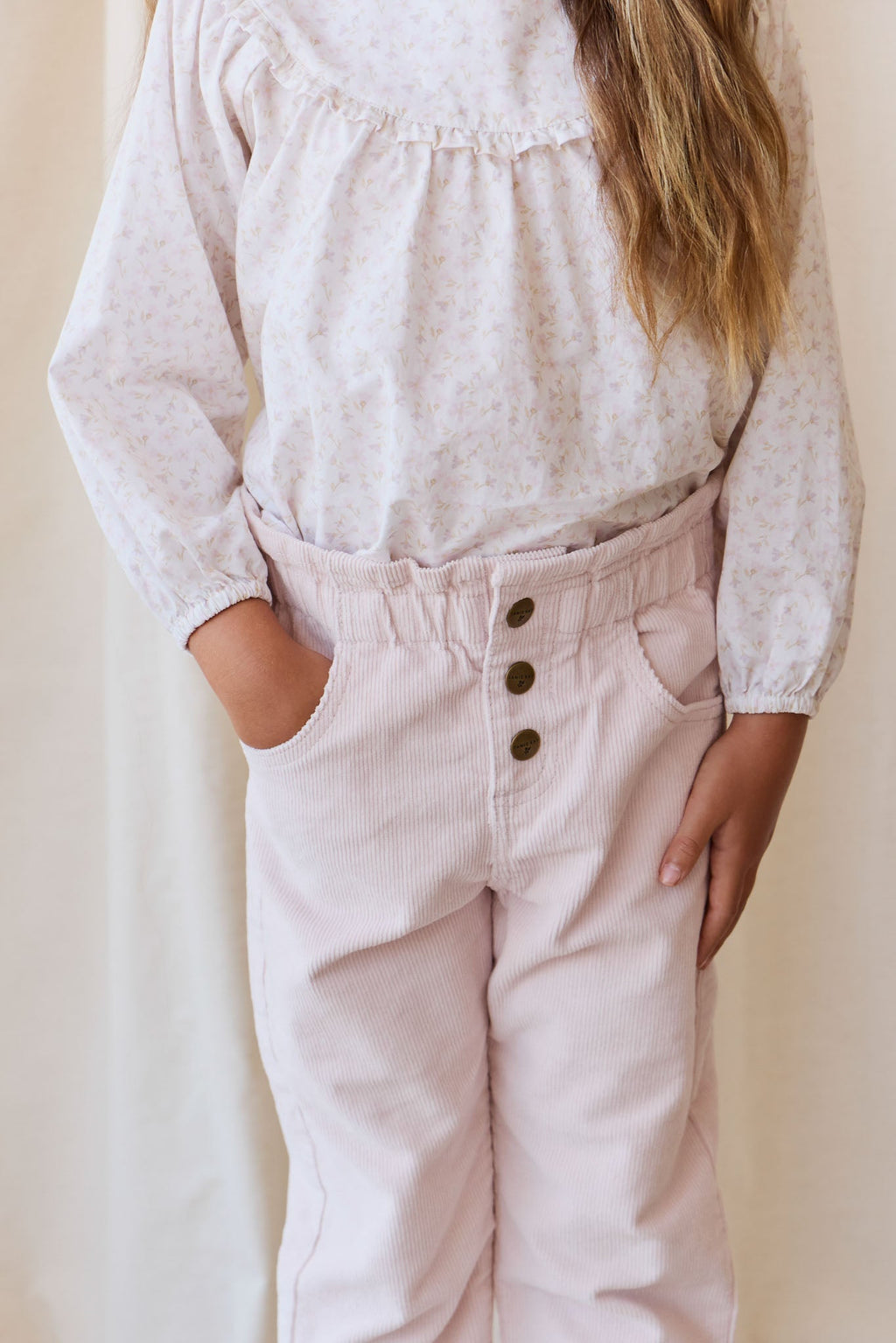 Pantalon en coton uni rose brumeux doux et romantique avec taille élastique pour bébés et petites filles de 6 mois à 5 ans