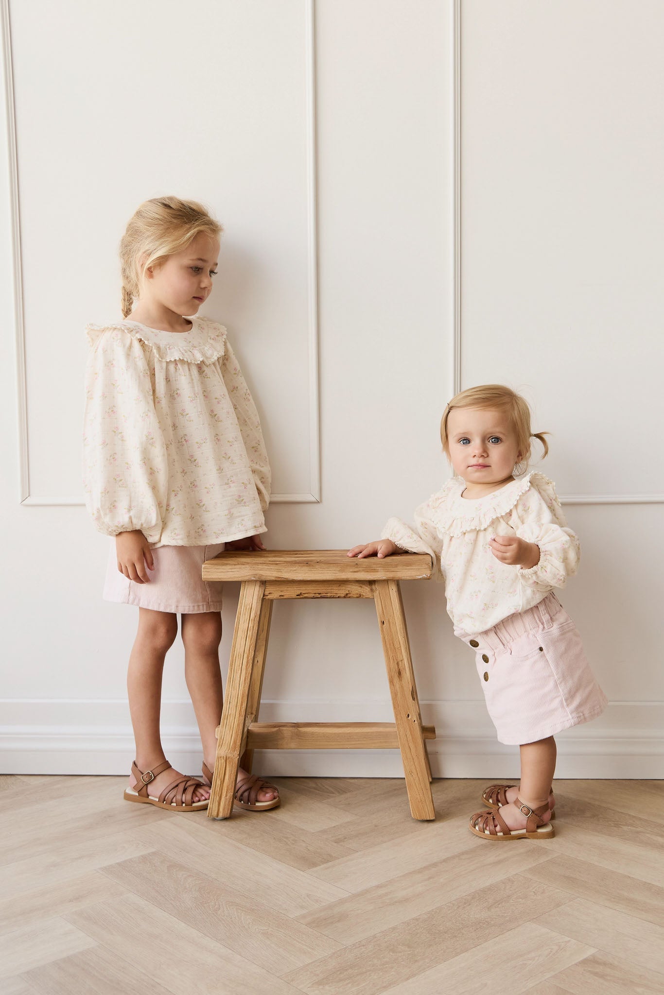 Jupe en coton uni rose brumeux et doux pour bébés et petites filles de 6 mois à 4 ans avec taille élastique