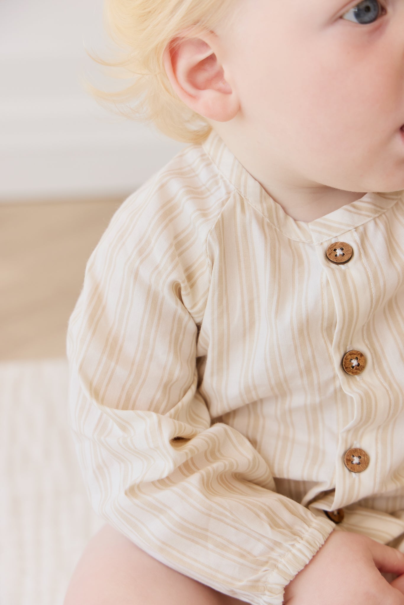 Combinaison courte en coton biologique rayée à fermeture par boutons-pression pour bébé garçon de 3 ans